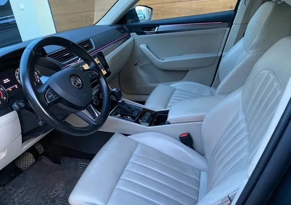 Skoda Superb cena 72447 przebieg: 198000, rok produkcji 2018 z Górzno małe 497